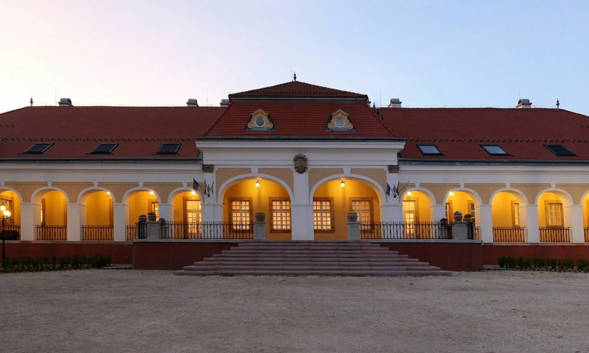Előtte